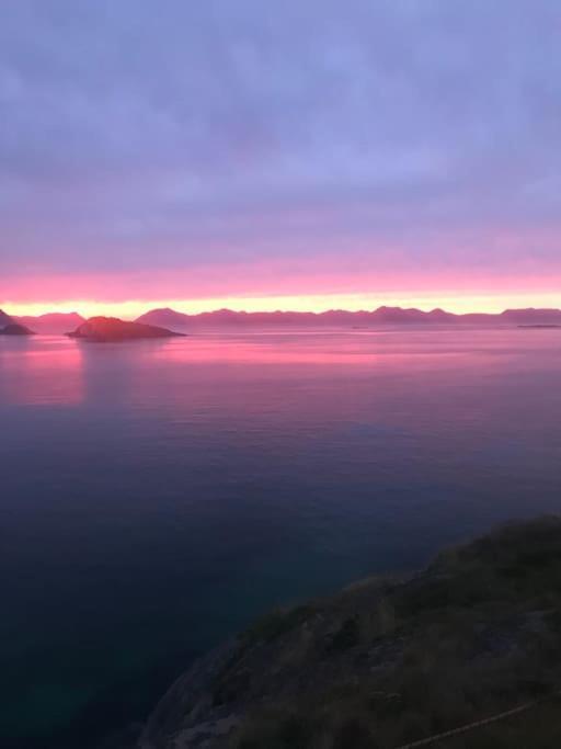 Trivelig Fritidshus Pa Arnes, Senja Straumstad Exterior photo